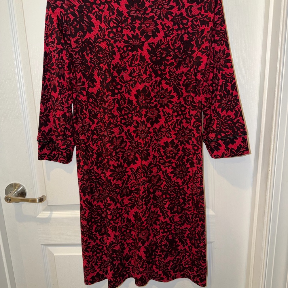 Soma Red and Black Damask Floral 3/4 Length Sleeve Shift Dress - Picture 6 of 14